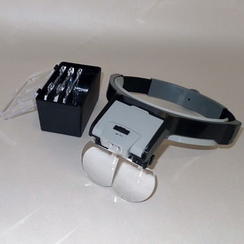 LIGHTED MAGNIFIER