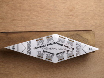 CHECKERING GAUGE